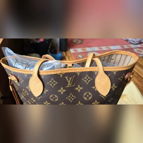 Louis Vuitton Brown Monogram Shoulder Bag - Picture 11 of 14